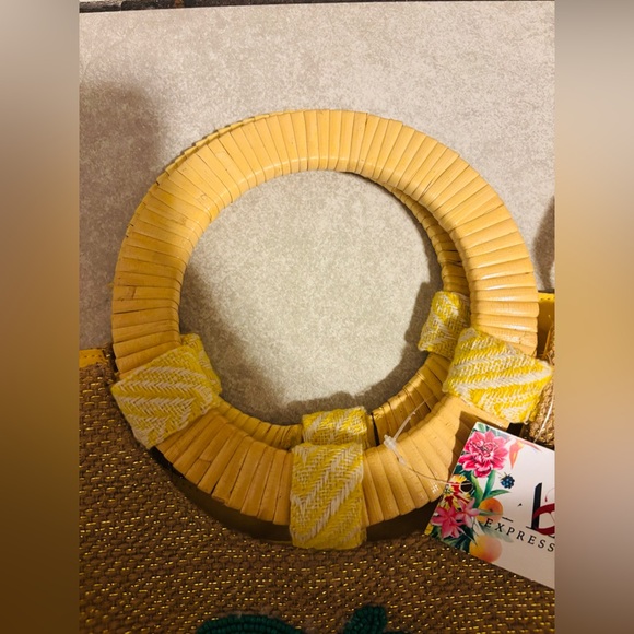 America & Beyond Beaded Lemon Jute Tote Bag - Picture 4 of 15